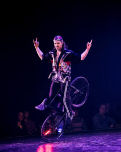 wyld on stage Jerry Tremblay Akrobat und Komiker